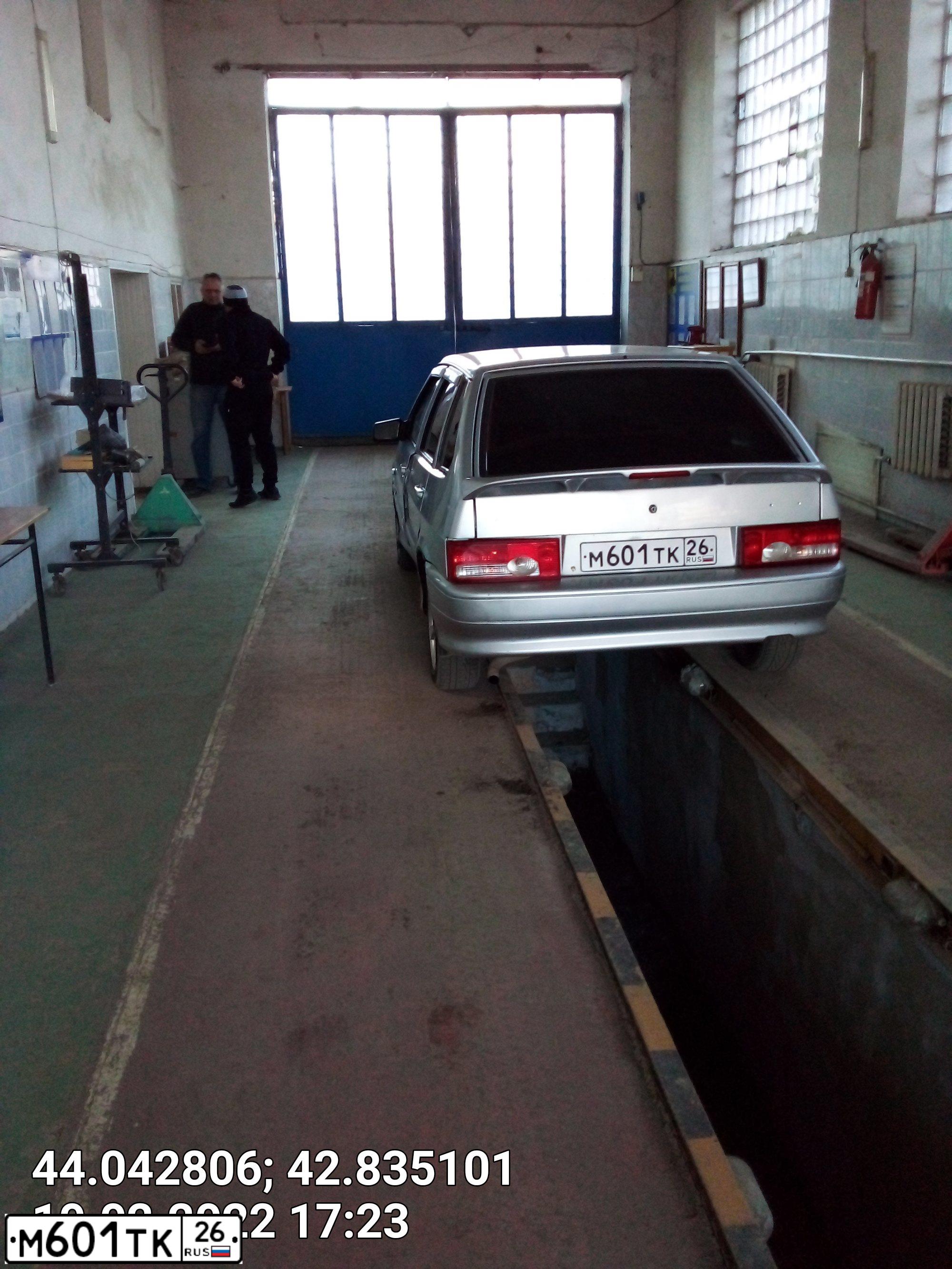 Фото автомобиля LADA 2114 SAMARA, 2005 — госномер М601ТК26. Цвет: СВЕТЛО-СЕРЕБРИСТЫЙ  МЕТАЛЛИК