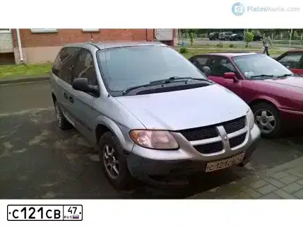 Фото автомобиля DODGE /GRAND/ CARAVAN, 2002 — госномер С121СВ47. Цвет: Серебристый
