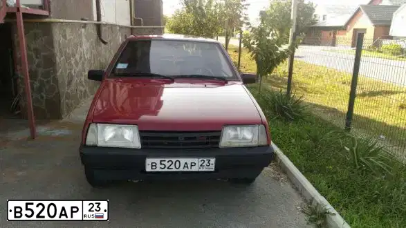 Фото автомобиля LADA 2108 SAMARA, 1994 — госномер В520АР23. Цвет: Красный