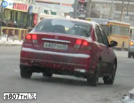 Фото автомобиля HONDA CIVIC, 2005 — госномер В807ТН72. Цвет: КРАСНЫЙ