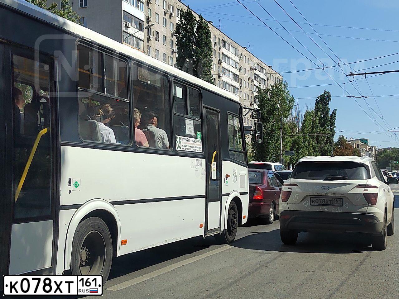 Фото автомобиля HYUNDAI SOLARIS, 2017 — госномер К078ХТ161. Цвет: Белый
