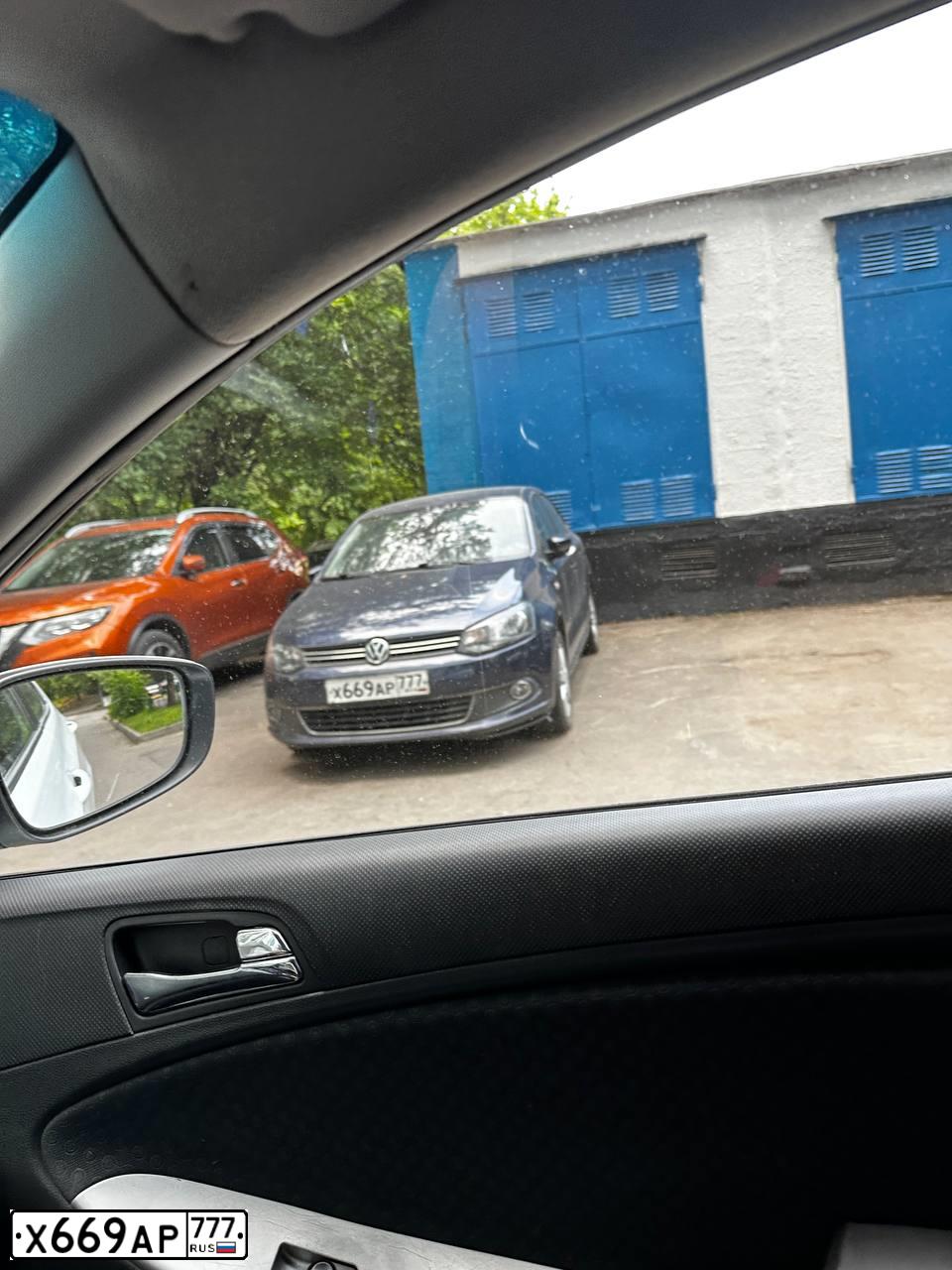 Фото автомобиля VOLKSWAGEN POLO, 2013 — госномер С440РО93. Цвет: Белый
