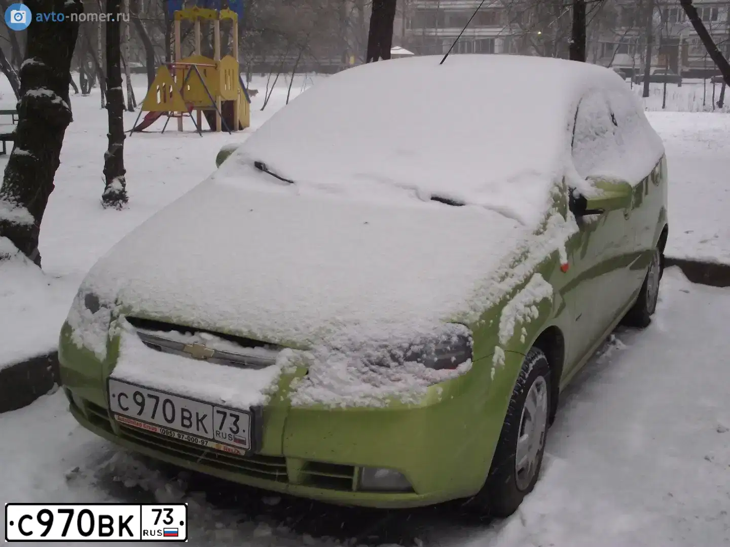 Фото автомобиля CHEVROLET T AVEO, 2005 — госномер Е596УА177. Цвет: САЛАТОВЫЙ