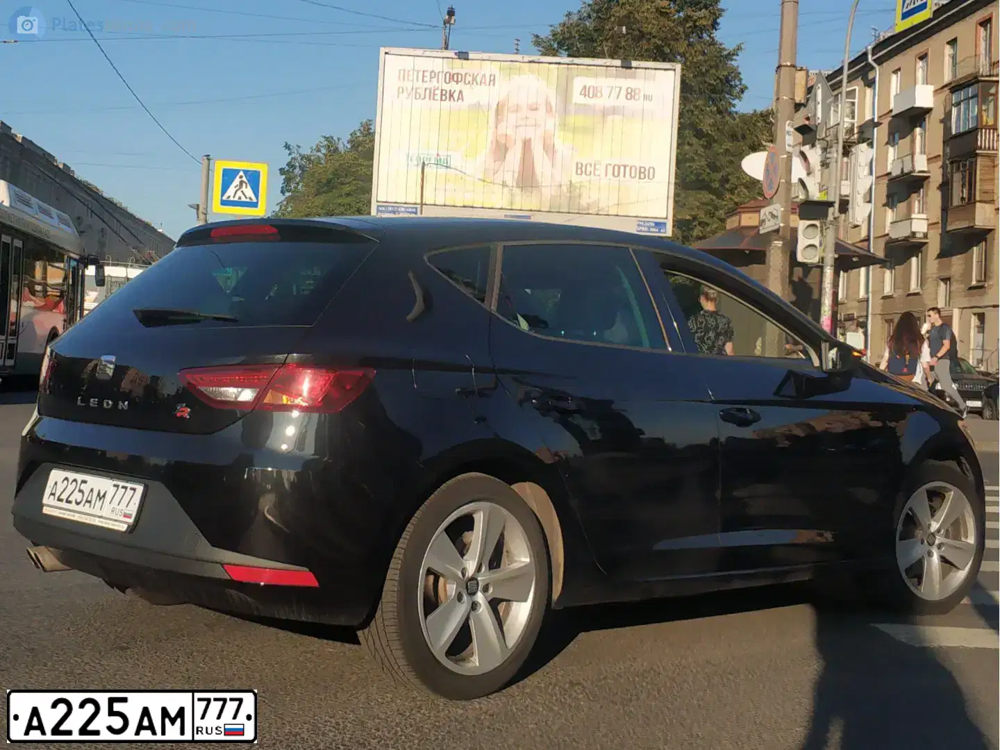Фото автомобиля SEAT LEON, 2013 — госномер А225АМ777. Цвет: ЧЕРНЫЙ