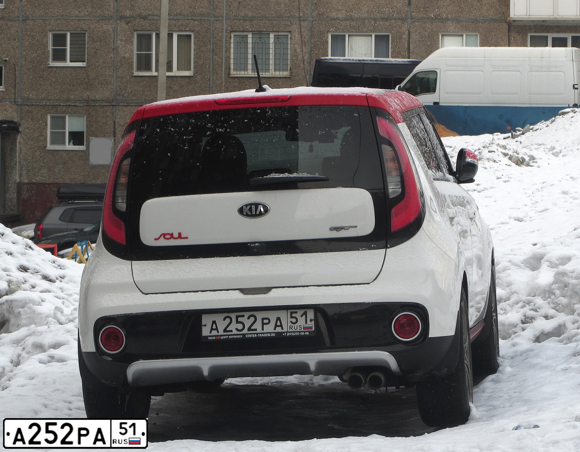 Фото автомобиля KIA SOUL, 2016 — госномер А252РА51. Цвет: Белый