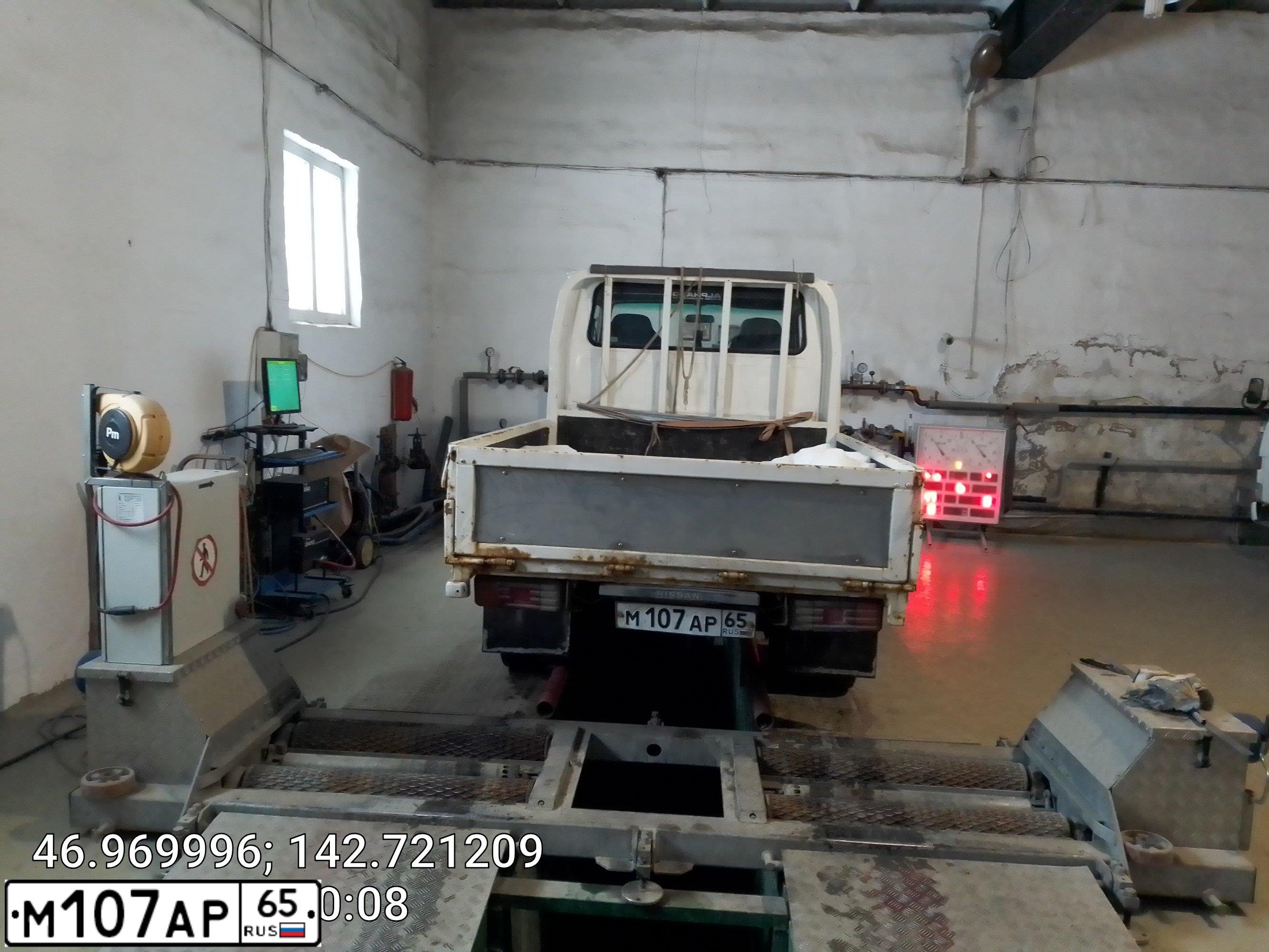 Фото автомобиля ISUZU ELF (N-SERIES), 1987 — госномер М107АР65