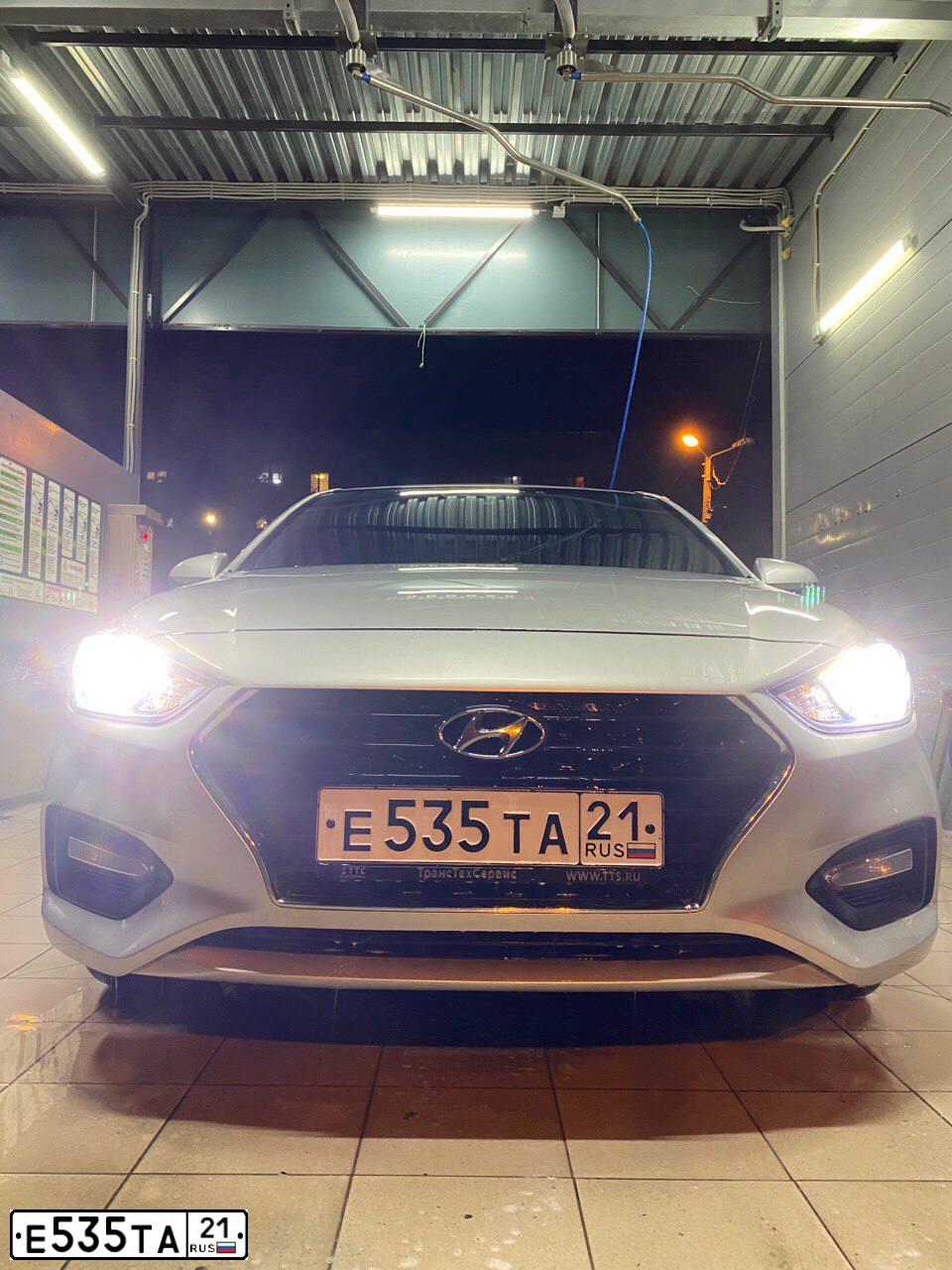 Фото автомобиля HYUNDAI SOLARIS, 2017 — госномер Е535ТА21. Цвет: СЕРЕБРИСТЫЙ