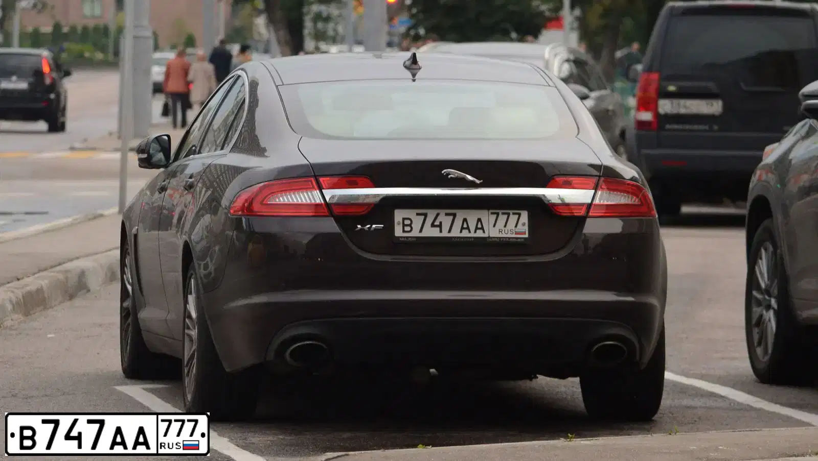 Фото автомобиля JAGUAR XF-SERIE, 2013 — госномер В747АА777. Цвет: Коричневый