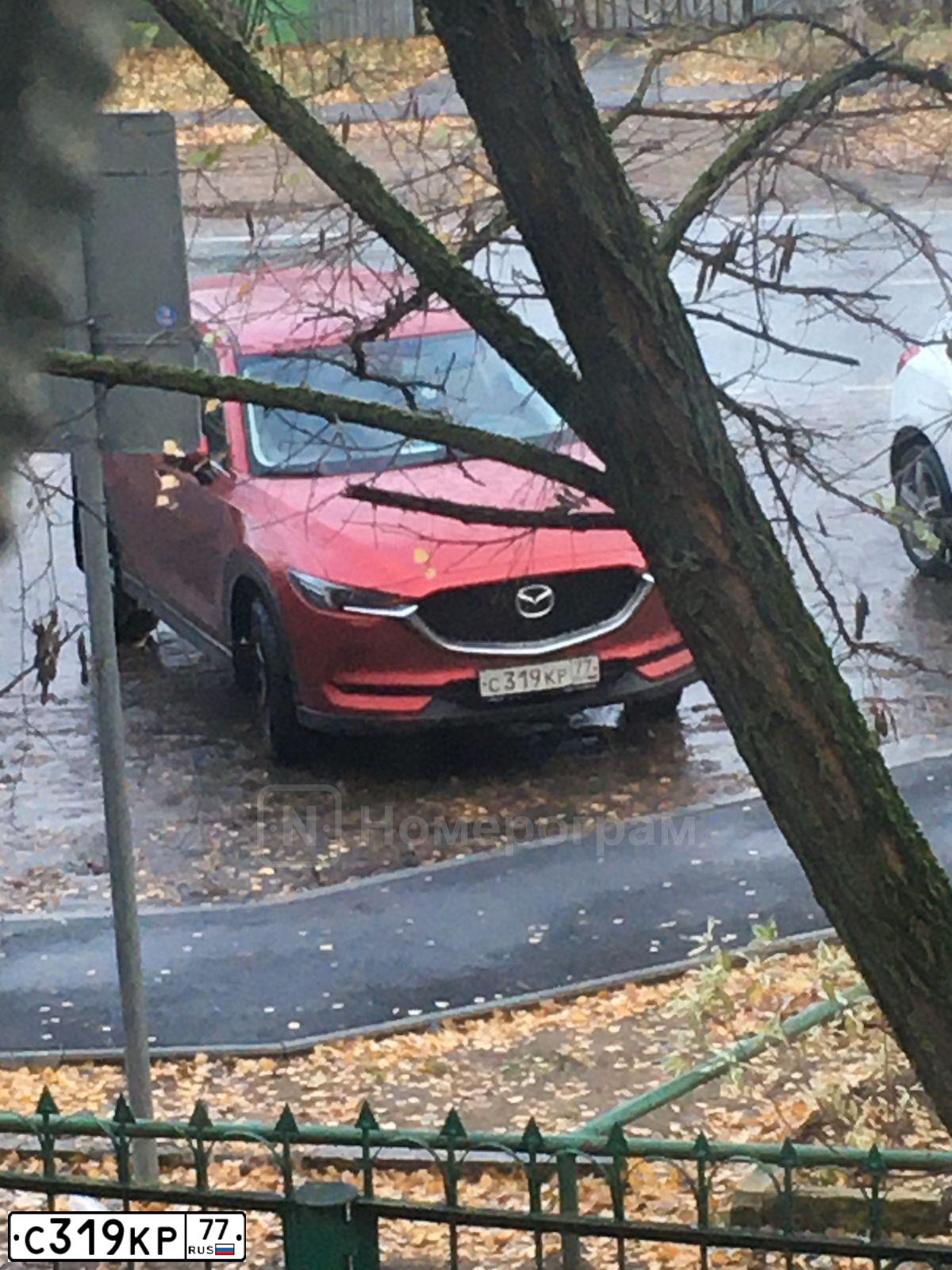 Фото автомобиля HYUNDAI IX35, 2012 — госномер С319КР77. Цвет: Красный