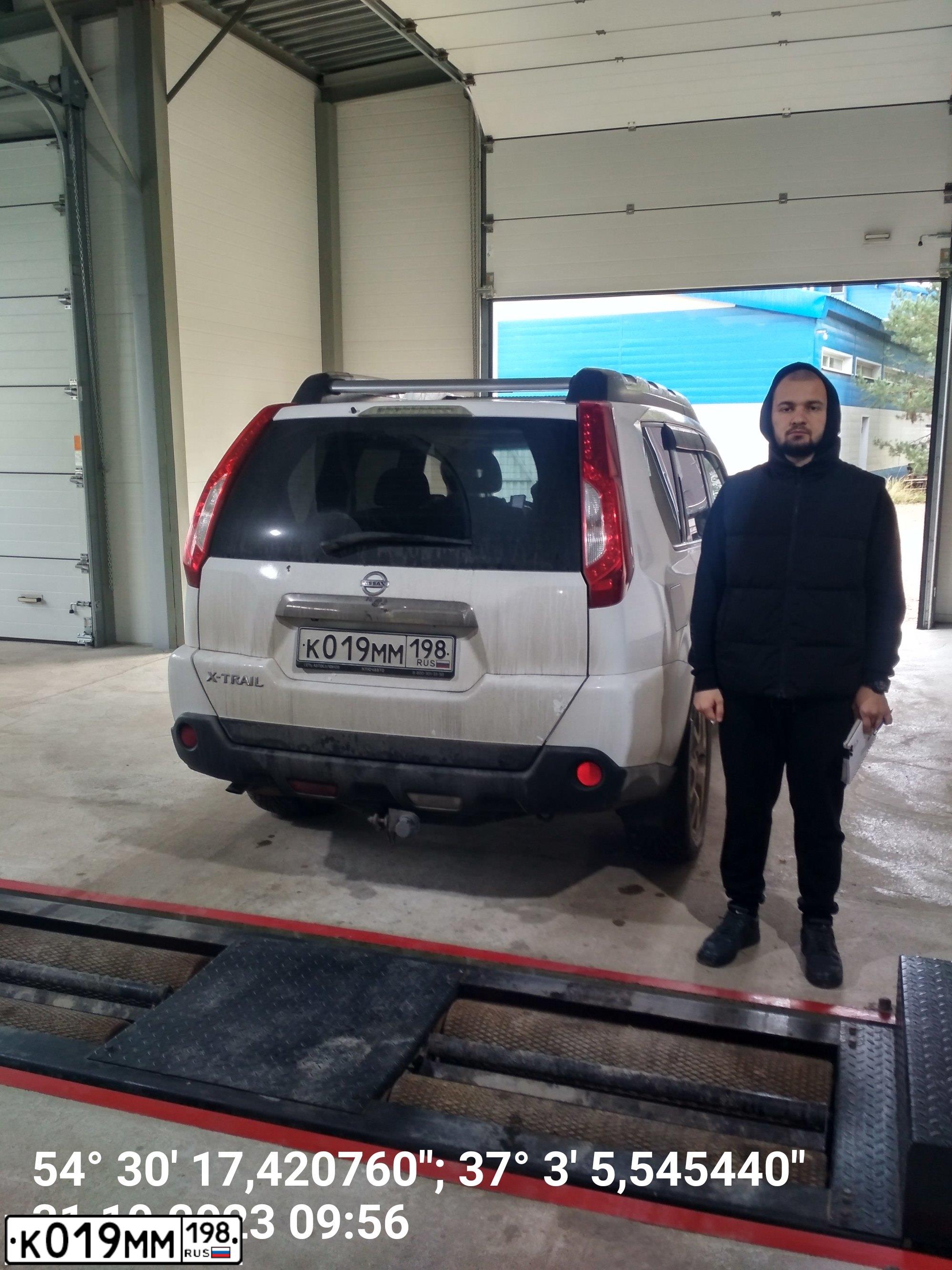 Фото автомобиля NISSAN X-TRAIL, 2013 — госномер У577ТЕ71. Цвет: Белый