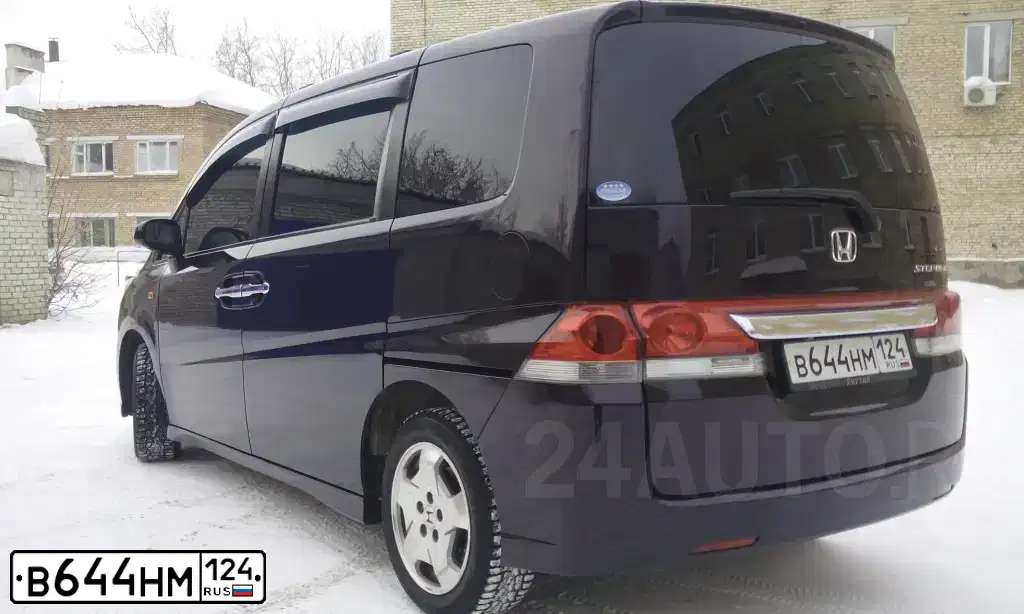 Фото автомобиля GAZ 3102 WOLGA, 1996 — госномер В644НМ124. Цвет: Белый