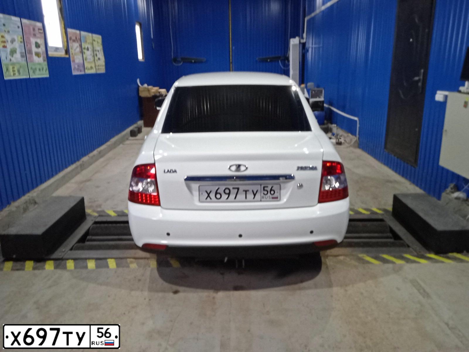 Фото автомобиля LADA 2170 PRIORA, 2014 — госномер А551РУ126. Цвет: БЕЛЫЙ