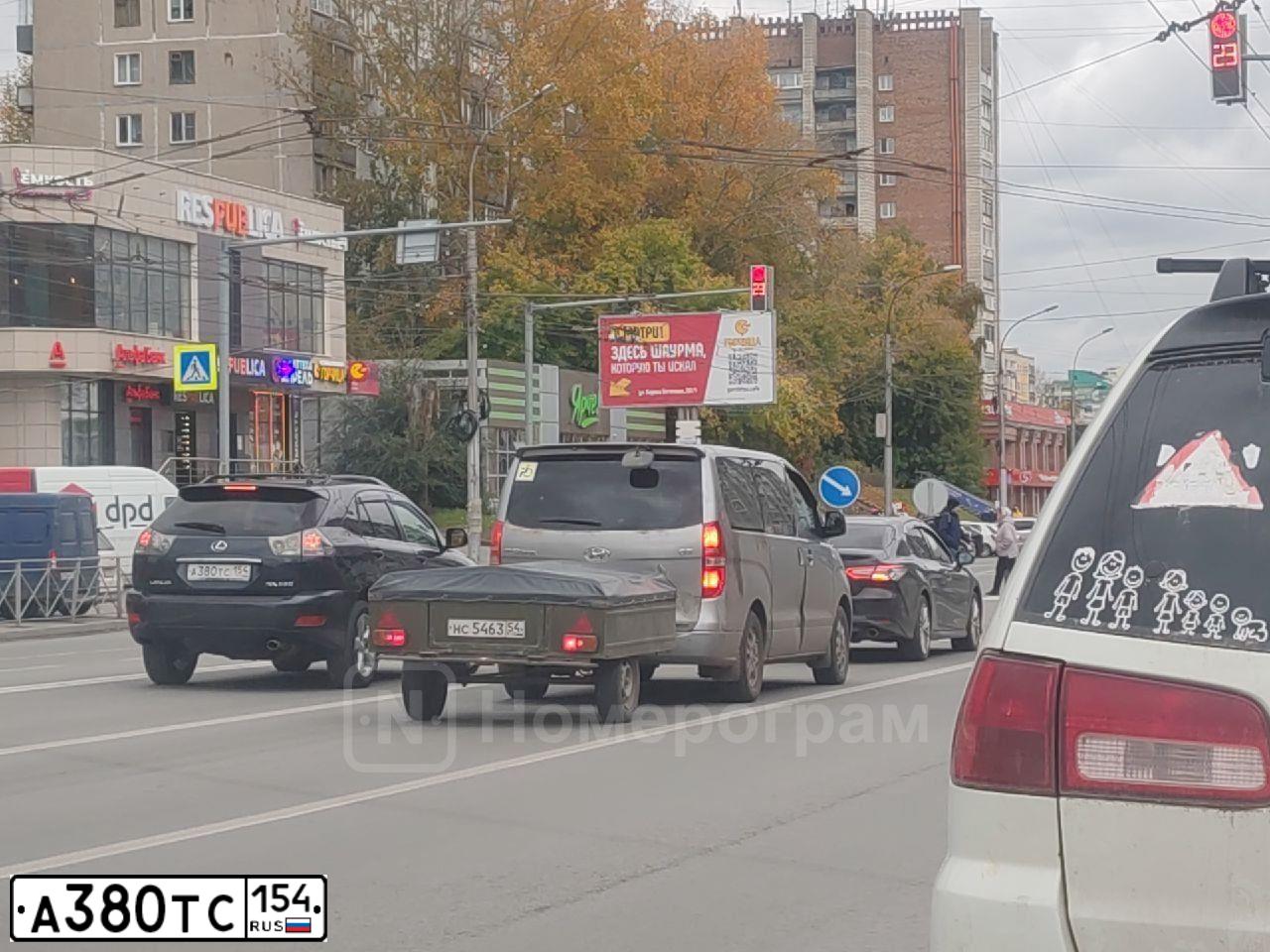 Фото автомобиля LEXUS RX, 2004 — госномер А380ТС154. Цвет: ТЕМНО СИНИЙ