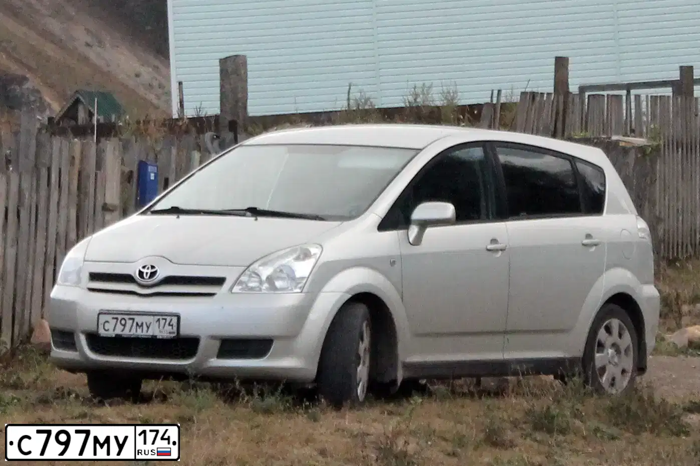 Фото автомобиля TOYOTA COROLLA, 2007 — госномер С797МУ174. Цвет: СЕРЕБРИСТЫЙ