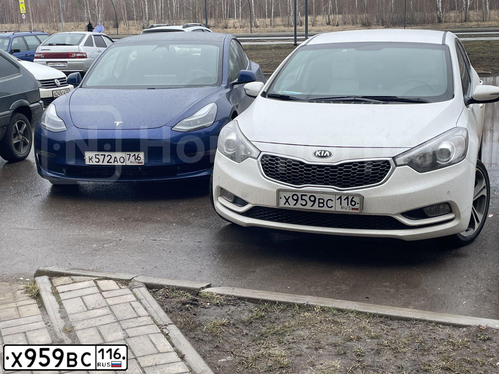 Фото автомобиля FORD FOCUS, 2006 — госномер Х959ВС116. Цвет: СЕРЕБРИСТЫЙ