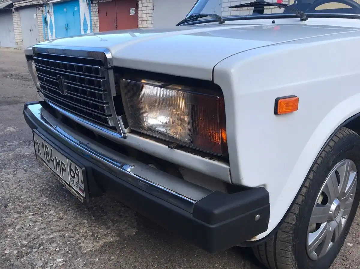 Фото автомобиля LADA 2107, 2008 — госномер У303ОК797. Цвет: ЯРКО-БЕЛЫЙ