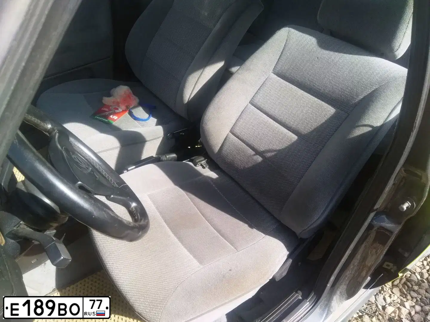 Фото автомобиля VOLKSWAGEN GOLF, 1989 — госномер В863ОМ190. Цвет: Серый