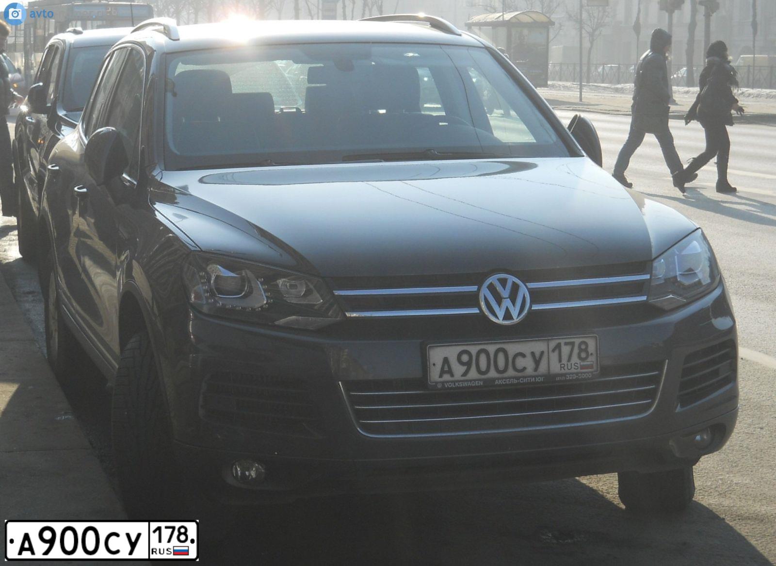 Фото автомобиля VOLKSWAGEN TOUAREG, 2011 — госномер А900СУ178. Цвет: ЧЕРНО-СЕРЫЙ