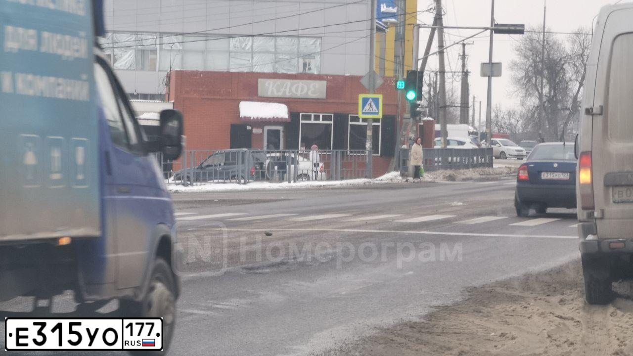 Фото автомобиля MITSUBISHI PAJERO SPORT, 2007 — госномер Е315УО177. Цвет: ЧЕРНЫЙ
