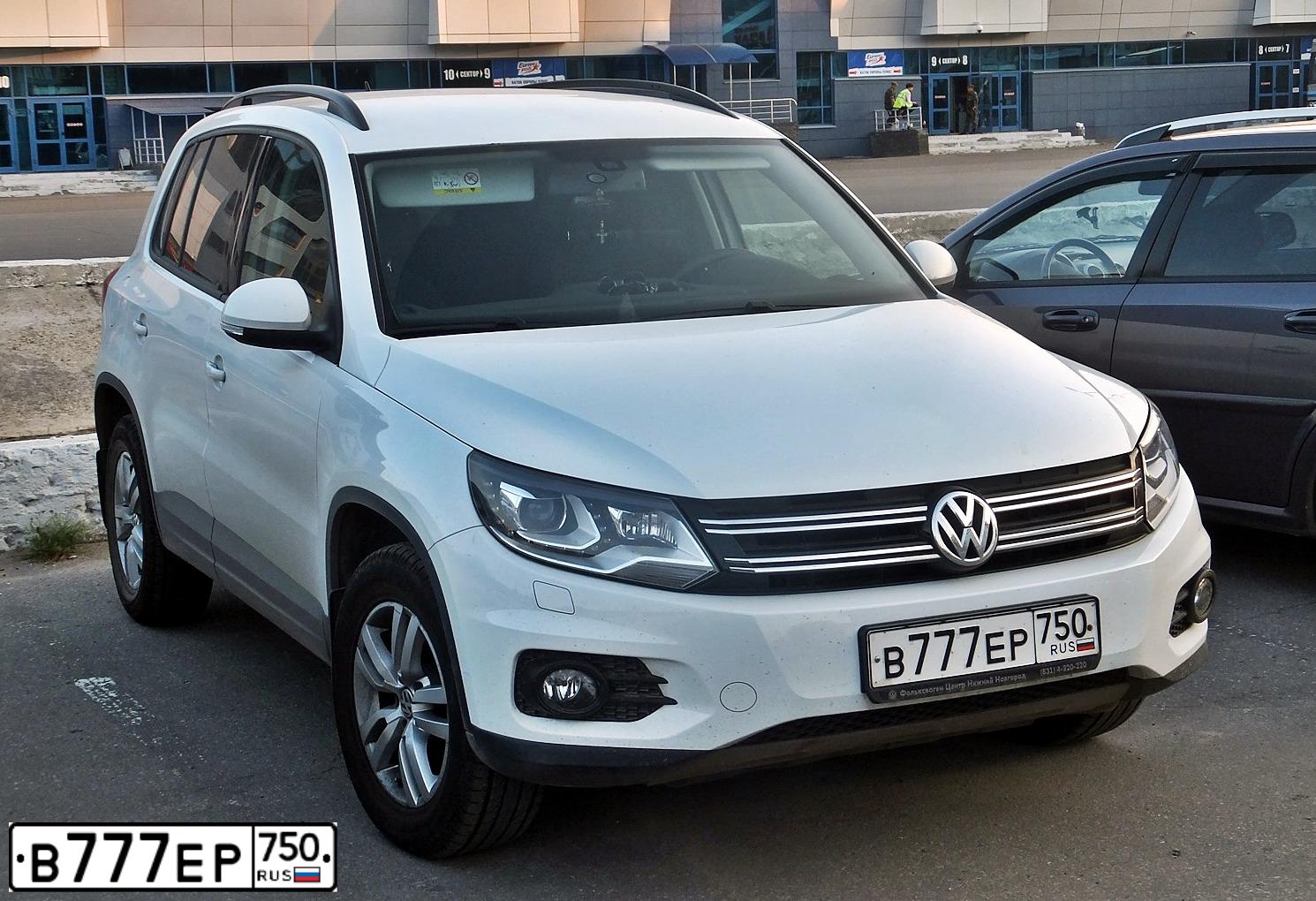 Фото автомобиля TOYOTA HIGHLANDER, 2014 — госномер В777ЕР750. Цвет: БЕЛЫЙ