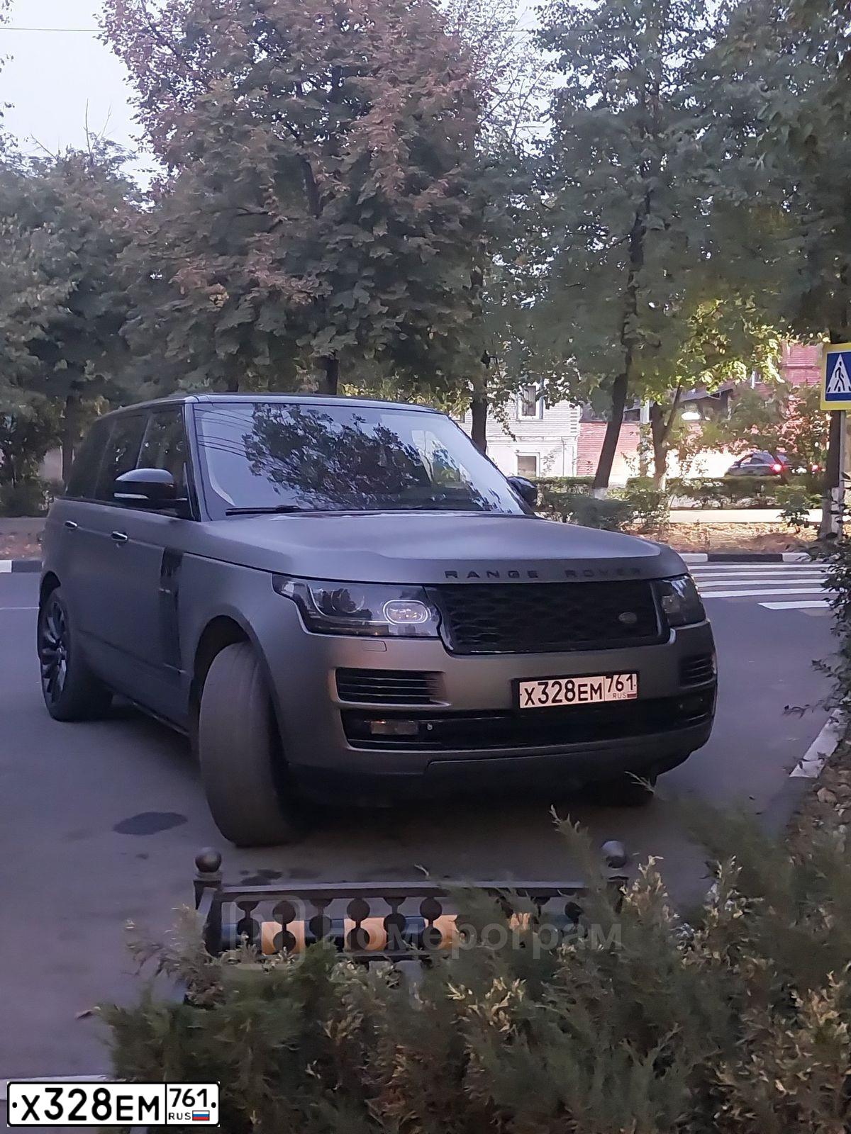 Фото автомобиля LANDROVER RANGE ROVER, 2013 — госномер Х328ЕМ761. Цвет: ЧЕРНЫЙ