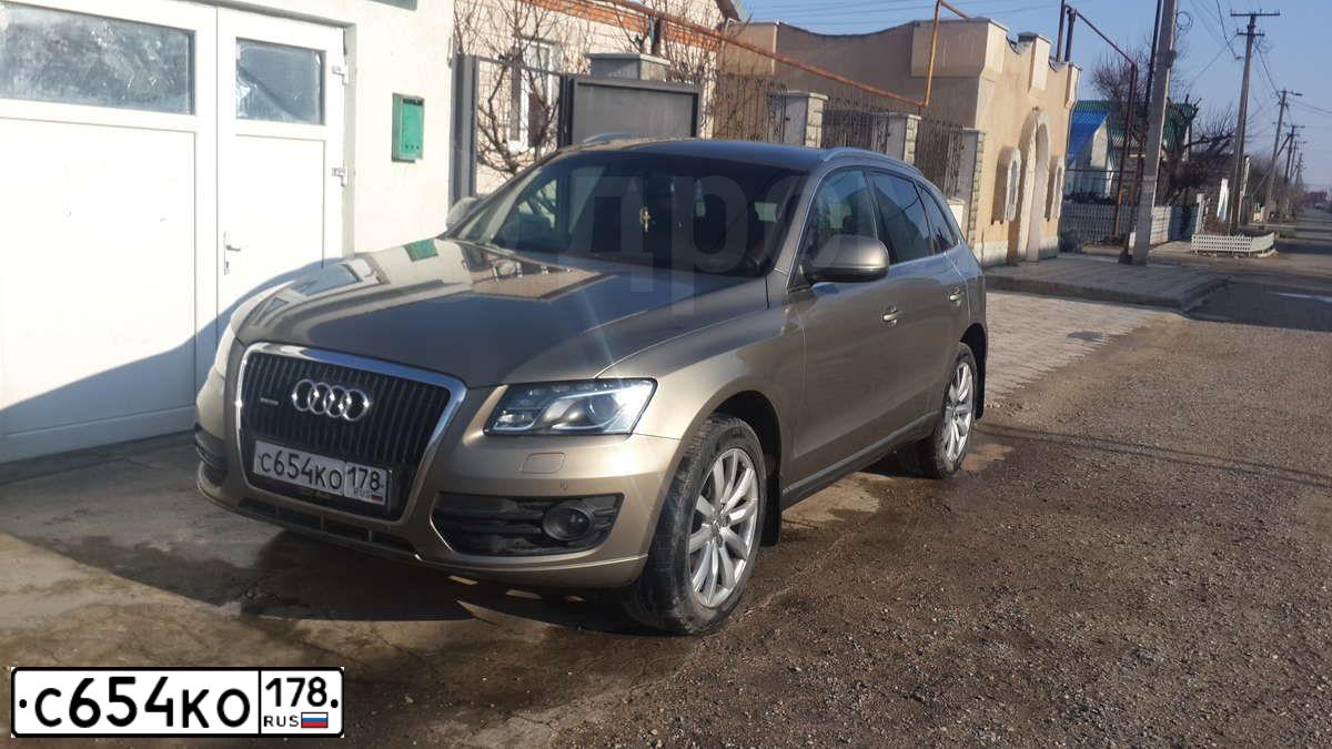 Фото автомобиля AUDI Q5, 2009 — госномер Н045СН82. Цвет: БЕЖЕВЫЙ