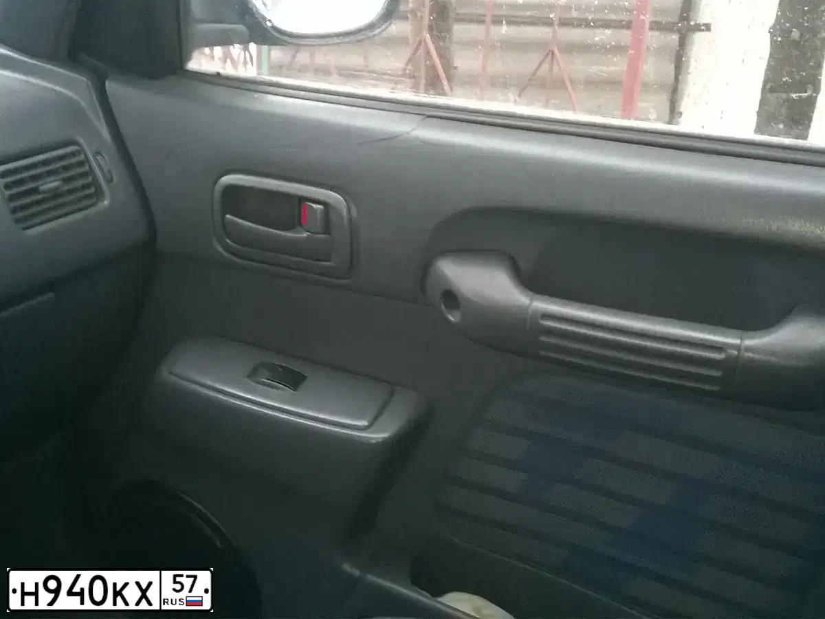 Фото автомобиля TOYOTA RAV4, 1996 — госномер О333КО38. Цвет: СИНИЙ