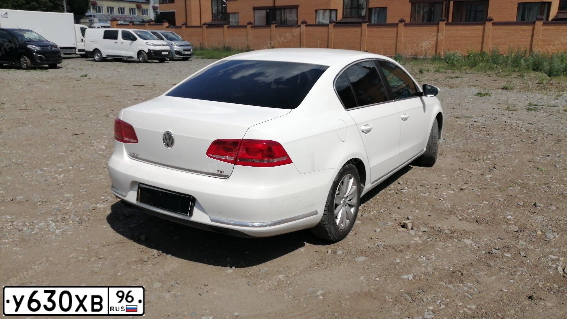 Фото автомобиля VOLKSWAGEN PASSAT, 2012 — госномер Р441РН159. Цвет: Белый