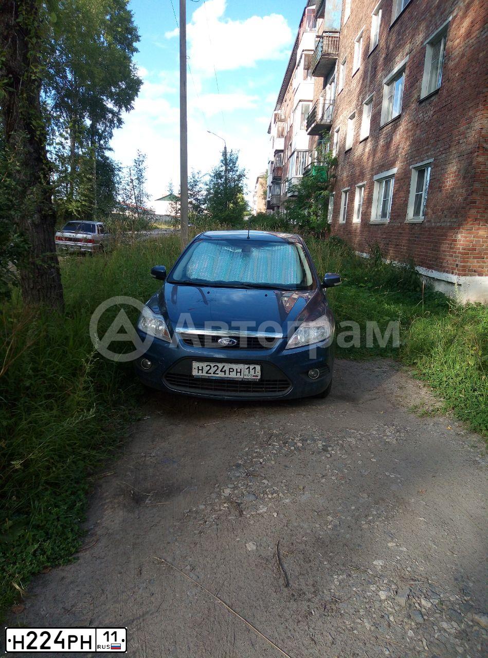 Фото автомобиля FORD FOCUS, 2008 — госномер Н224РН11. Цвет: СИНИЙ