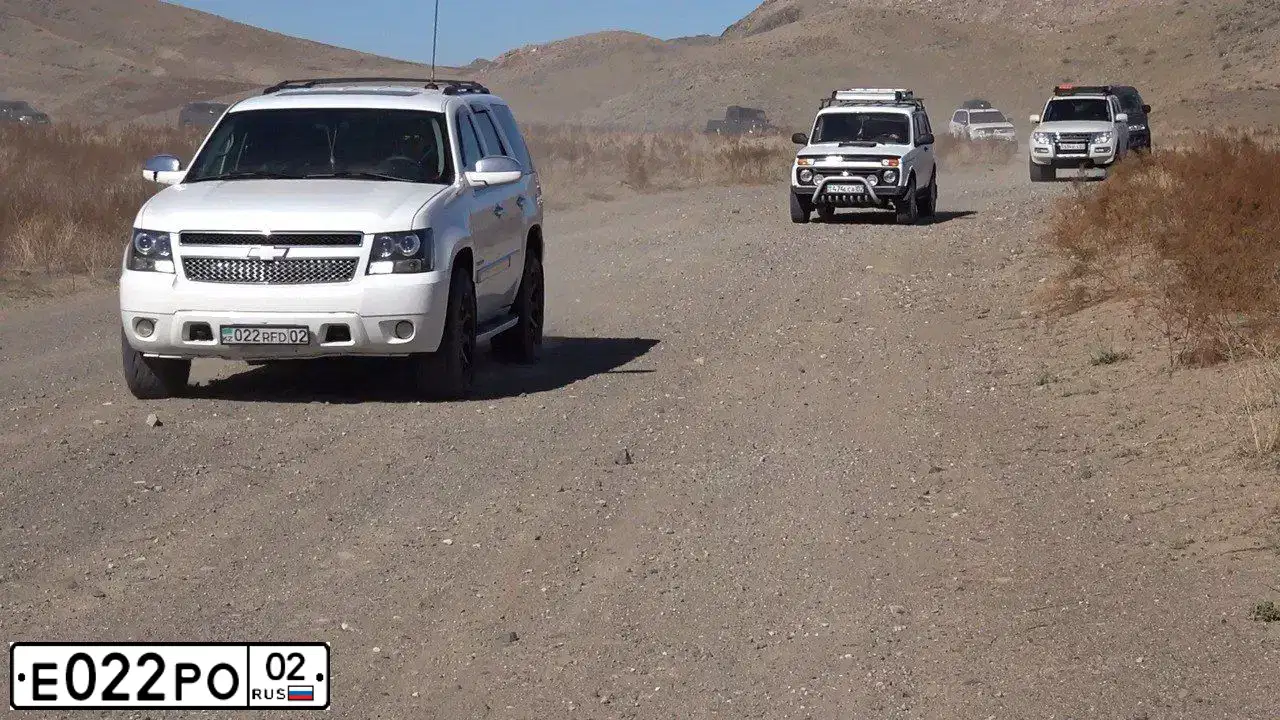 Фото автомобиля LADA 2108 SAMARA, 1994 — госномер Е022РО02. Цвет: СВЕТЛО-БЕЖЕВЫЙ