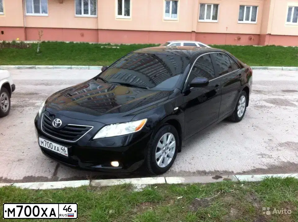 Фото автомобиля TOYOTA CAMRY, 2008 — госномер М700ХА46. Цвет: ЧЕРНЫЙ