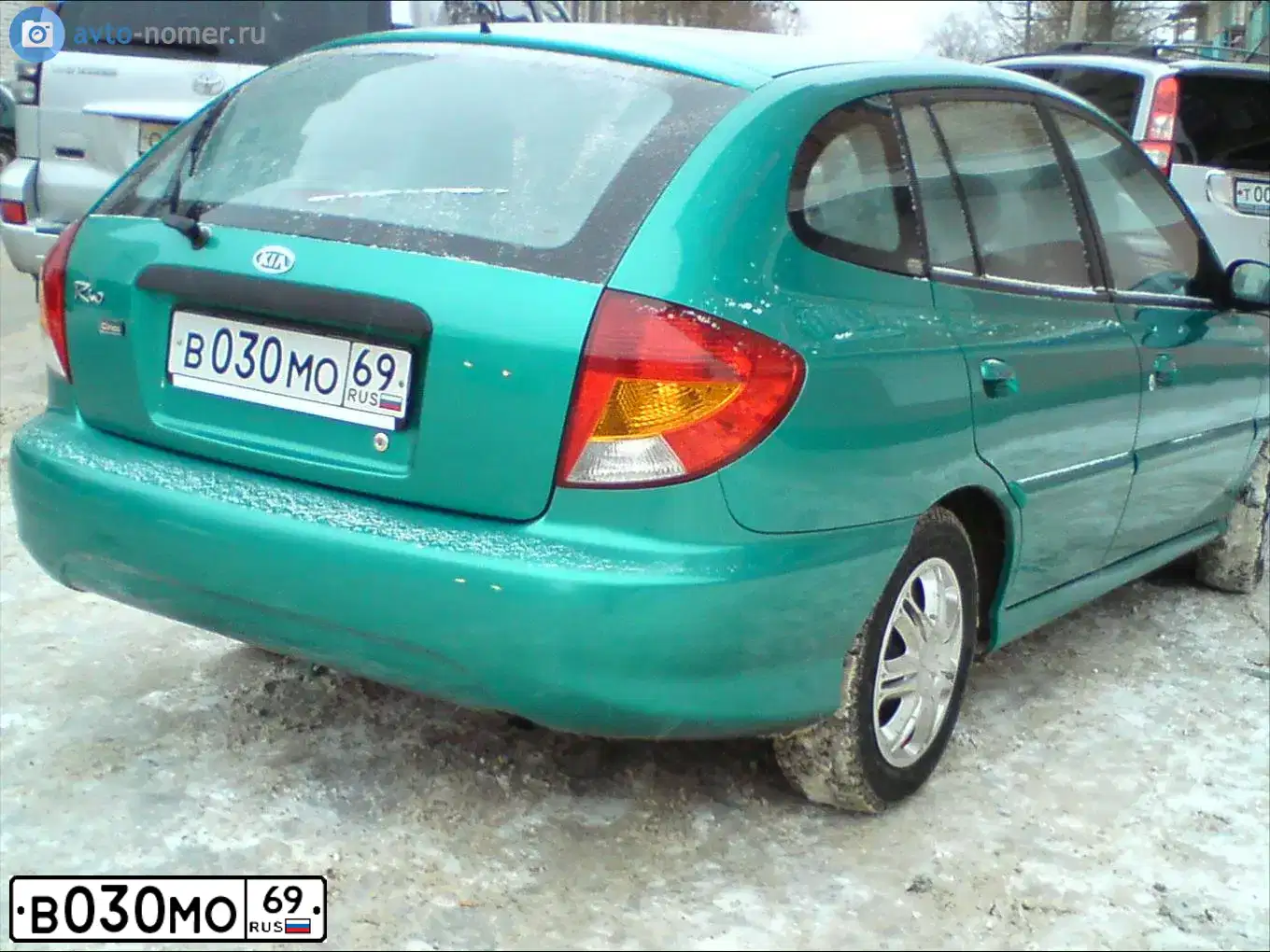 Фото автомобиля KIA RIO, 2001 — госномер М535ХК178. Цвет: ЗЕЛЕНЫЙ