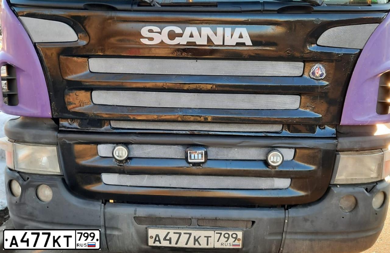 Фото автомобиля SCANIA SERIE P /4X2/, 2013 — госномер А477КТ799. Цвет: ФИОЛЕТОВЫЙ
