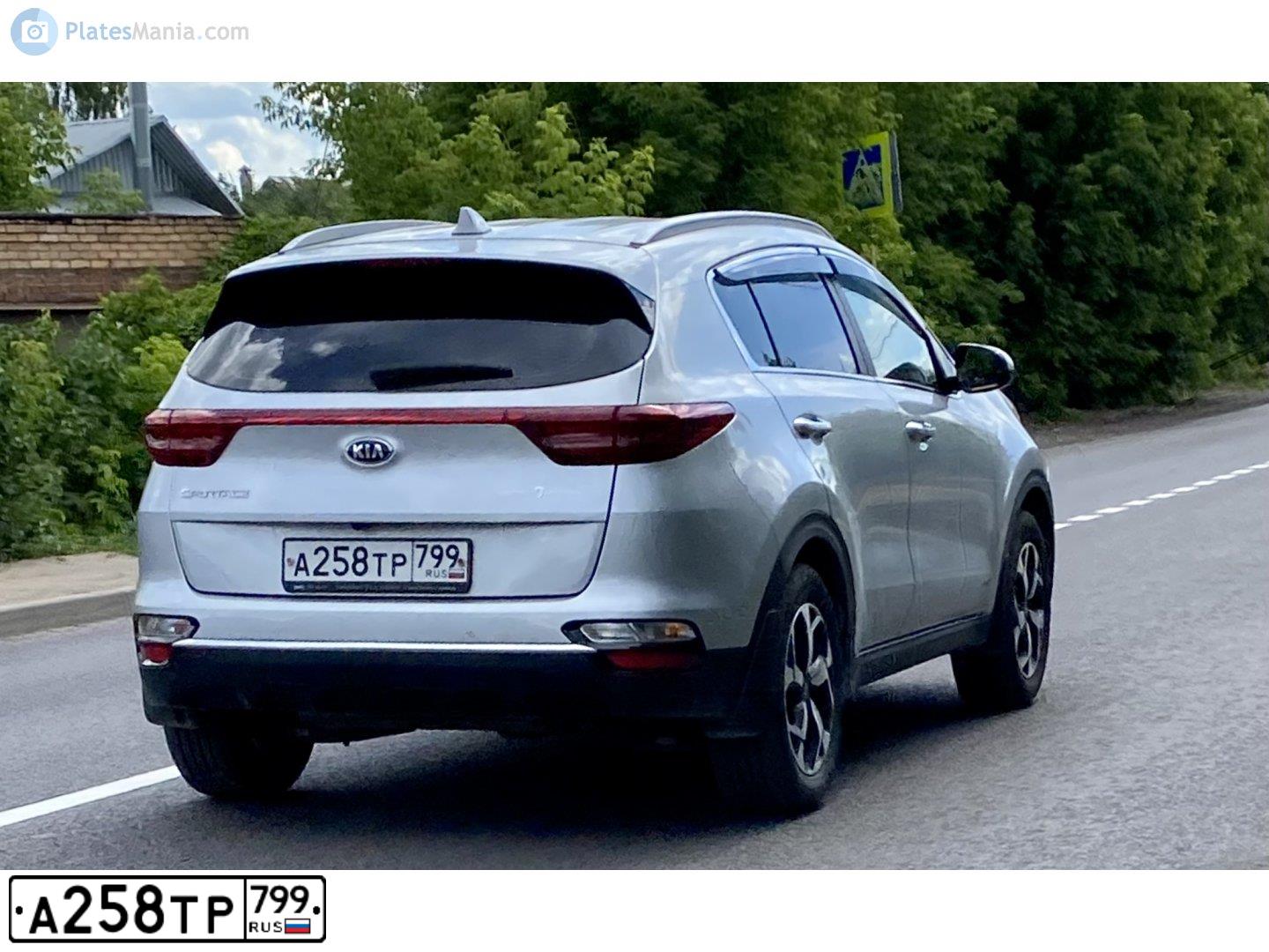 Фото автомобиля KIA SPORTAGE, 2019 — госномер М696АМ250. Цвет: СЕРЫЙ