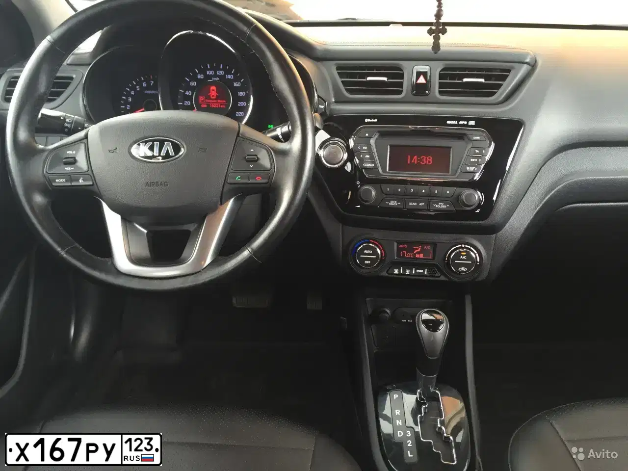 Фото автомобиля KIA RIO, 2014 — госномер С519НС30. Цвет: Серый