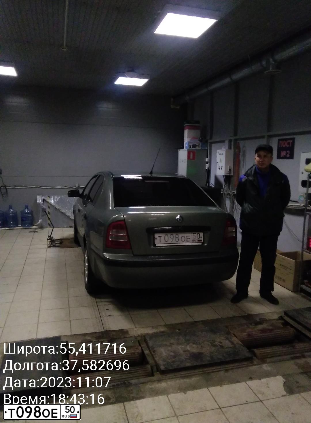 Фото автомобиля VOLKSWAGEN JETTA, 1985 — госномер Р647КВ97. Цвет: ЗОЛОТОЕ РУНО