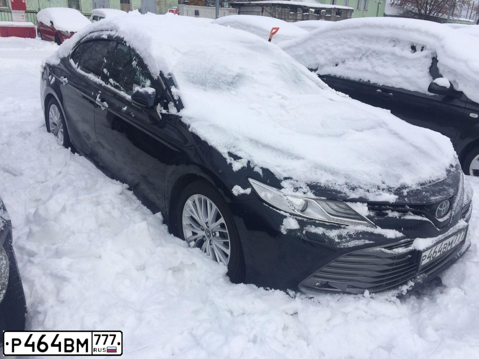 Фото автомобиля TOYOTA CAMRY, 2018 — госномер К123ВН46. Цвет: ТЕМНО-СИНИЙ МЕТАЛИК