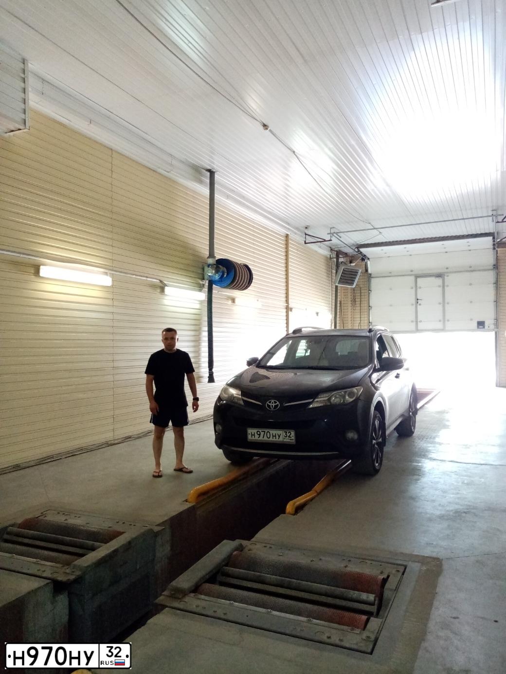 Фото автомобиля TOYOTA RAV4, 2014 — госномер М302ЕЕ181