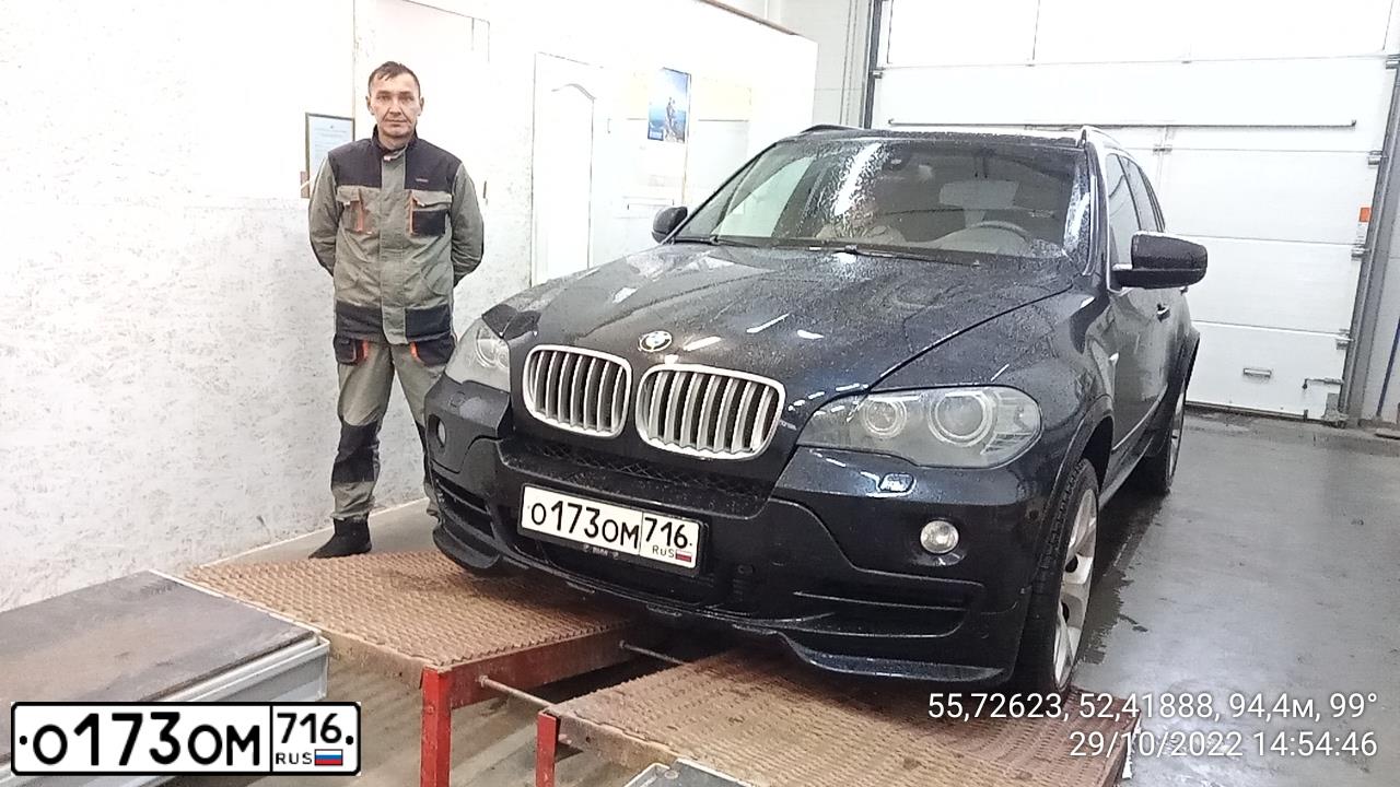 Фото автомобиля BMW X5, 2009 — госномер Р735АА716. Цвет: ЧЕРНЫЙ