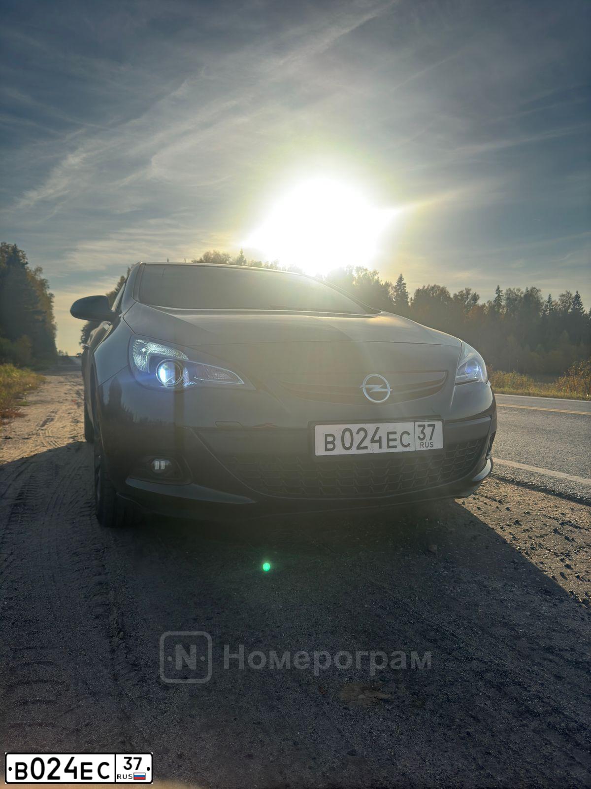 Фото автомобиля OPEL ASTRA, 2013 — госномер В024ЕС37. Цвет: ЧЕРНЫЙ