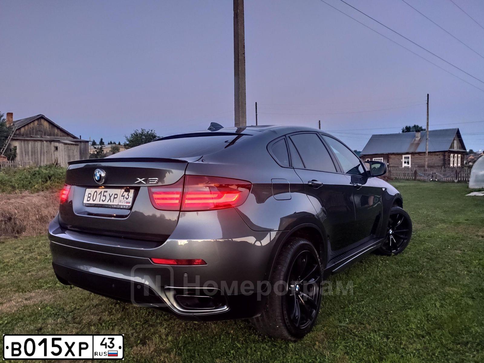 Фото автомобиля BMW X6, 2008 — госномер В015ХР43. Цвет: СЕРО-ЗЕЛЕНЫЙ