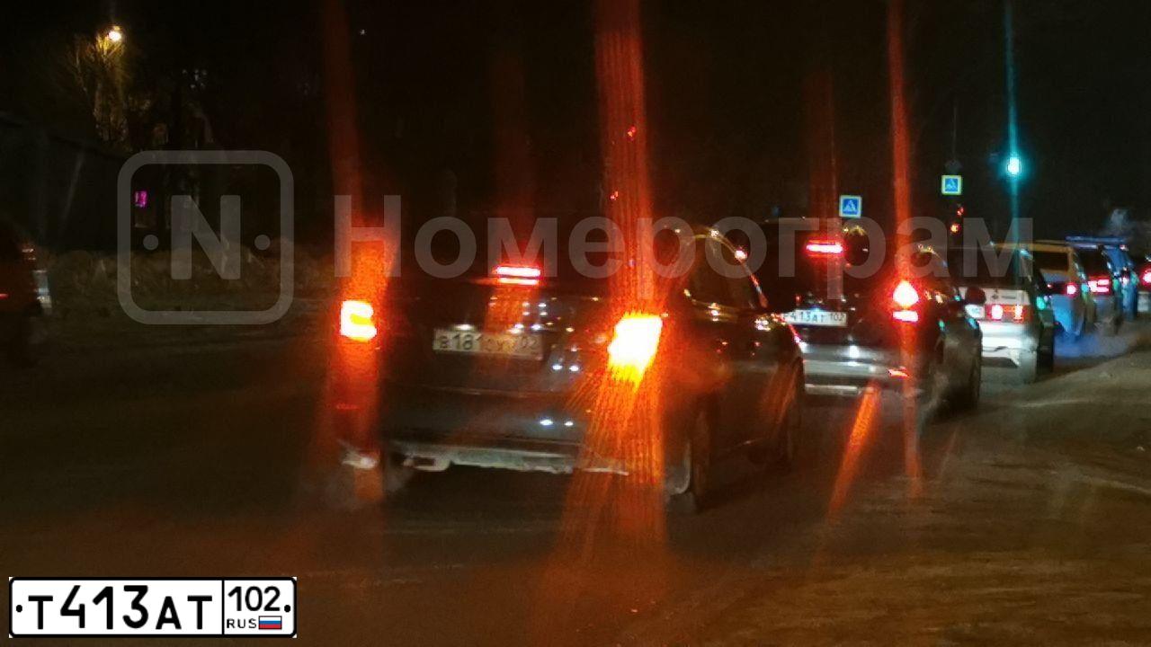Фото автомобиля VOLKSWAGEN TIGUAN, 2010 — госномер М022АЕ185. Цвет: ЧЕРНЫЙ