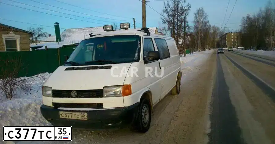 Фото автомобиля VOLKSWAGEN TRANSPORTER, 1996 — госномер Е947АК147. Цвет: Белый