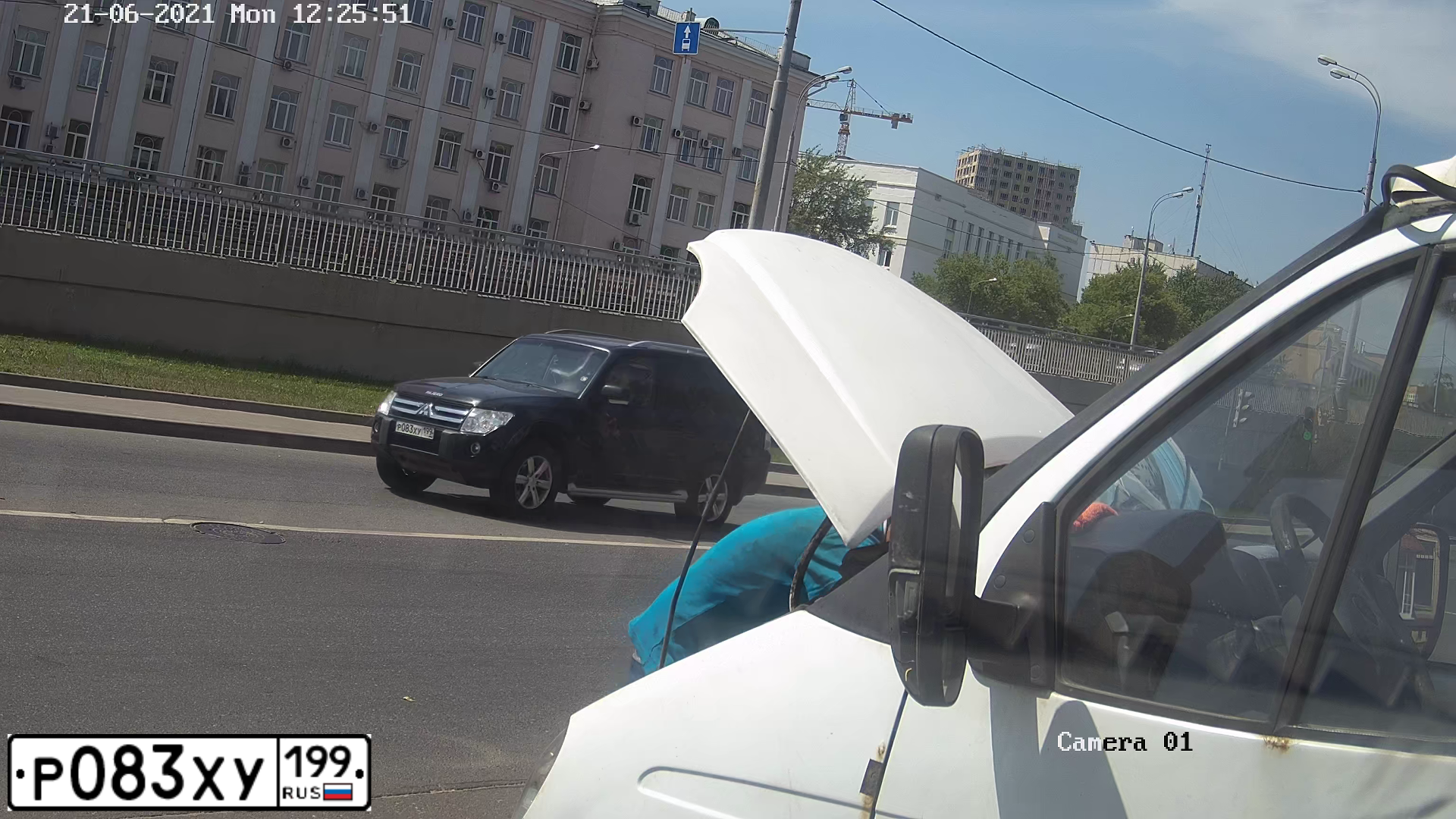 Фото автомобиля MITSUBISHI PAJERO, 2007 — госномер Р083ХУ199. Цвет: ЧЕРНЫЙ
