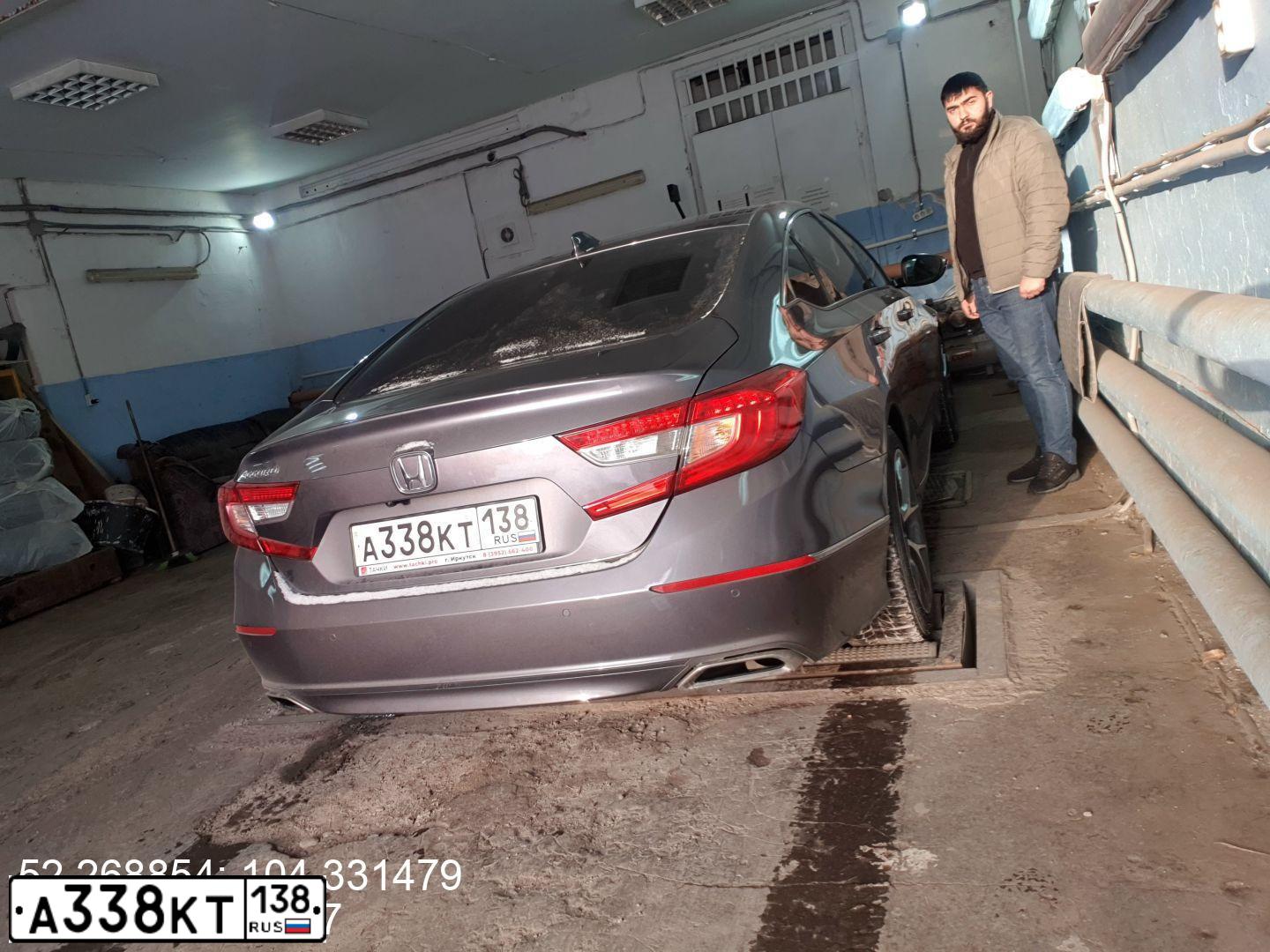 Фото автомобиля HONDA ACCORD, 2019 — госномер А338КТ138. Цвет: СЕРЫЙ