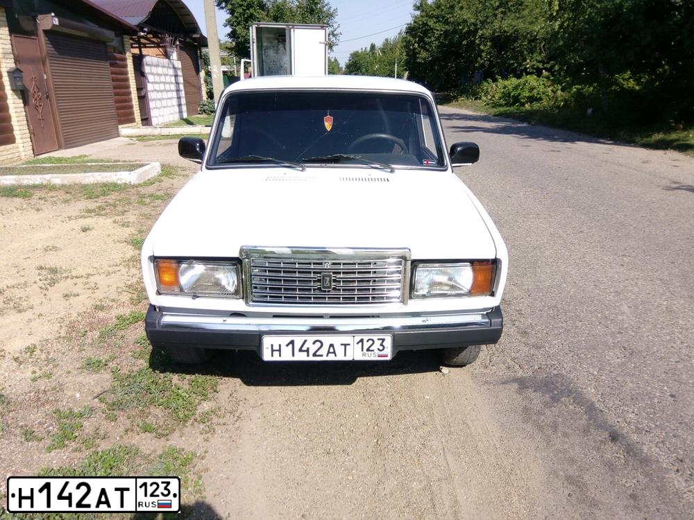 Фото автомобиля LADA 2105, 2004 — госномер Н142АТ123. Цвет: Белый