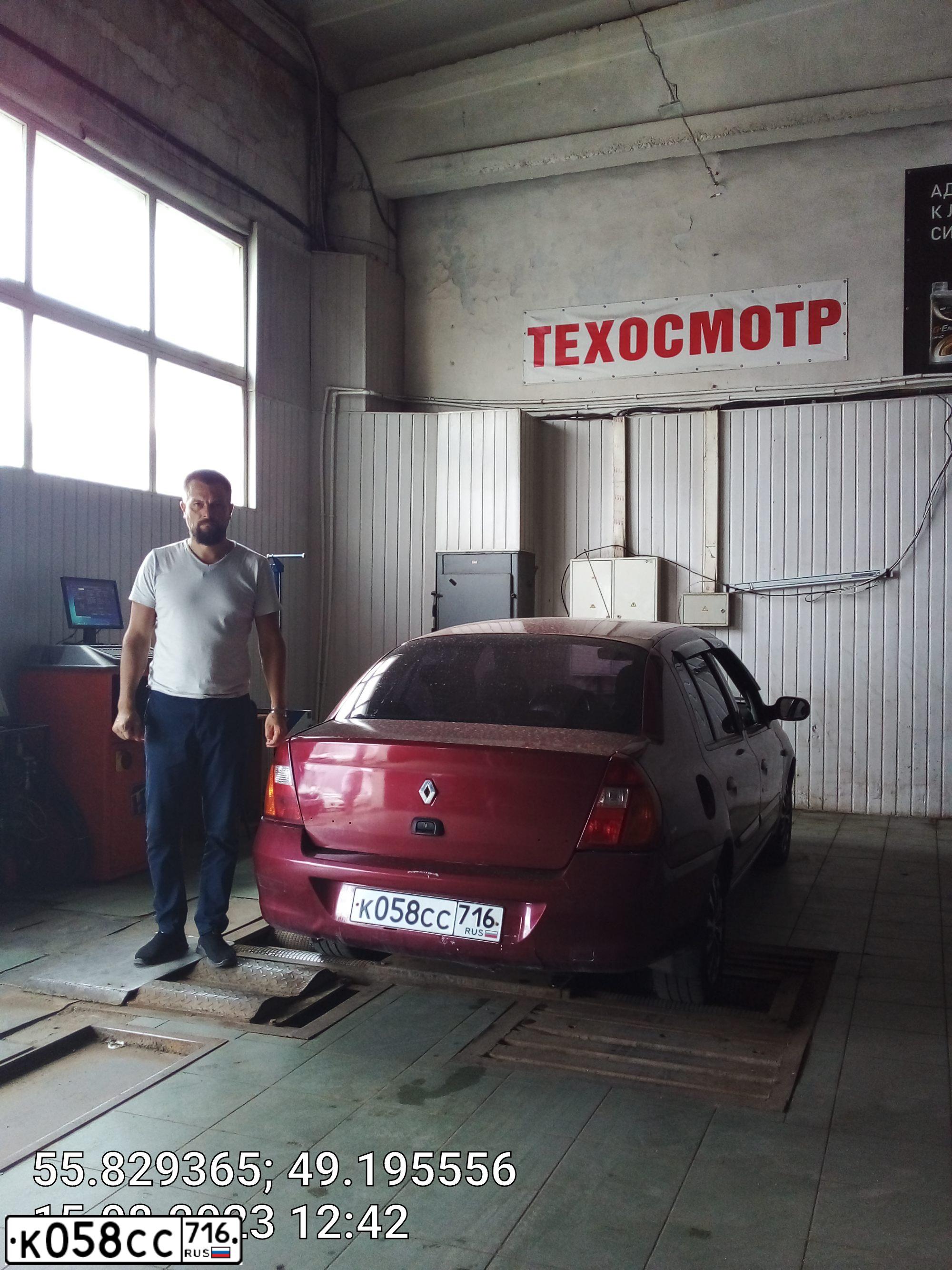 Фото автомобиля RENAULT SYMBOL, 2003 — госномер М100УС716. Цвет: ТЕМНО-КРАСНЫЙ