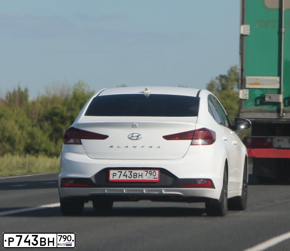 Фото автомобиля HYUNDAI ELANTRA, 2019 — госномер А427АУ550. Цвет: Белый