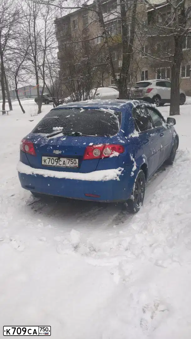 Фото автомобиля CHEVROLET LACETTI, 2010 — госномер К709СА750. Цвет: СИНИЙ
