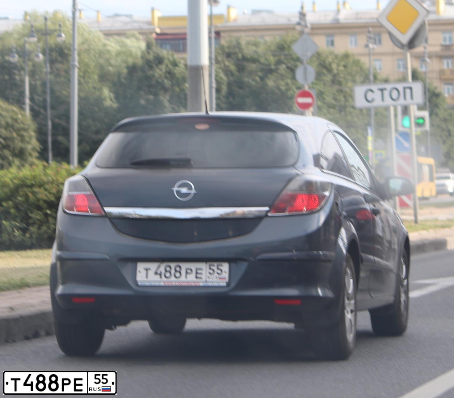 Фото автомобиля OPEL ASTRA, 2007 — госномер С330ЕС198. Цвет: ТЕМНО-СЕРЫЙ